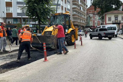 BELEDİYE EKİPLERİ, İLÇE MAHALLERİNDE ONARIMA DEVAM EDİYOR