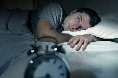 KALİTESİZ UYKU AŞILARIN ETKİSİNİ AZALTIYOR