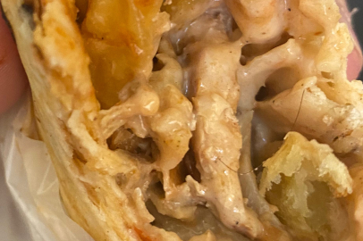 YEMEĞİNDEN KIL ÇIKAN VATANDAŞ İSYAN ETTİ