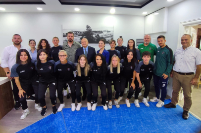 ÜNYE KADIN FUTBOL KULÜBÜNDEN BAŞKAN TAVLI'YA ZİYARET!