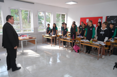 MİNİKLER İLK ETKİNLİĞİNİ MÜDÜR AMCALARIYLA YAPTI