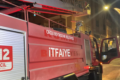 KAPIYI AÇAMAYAN VATANDAŞ ÇAREYİ İTFAİYE’DE BULDU