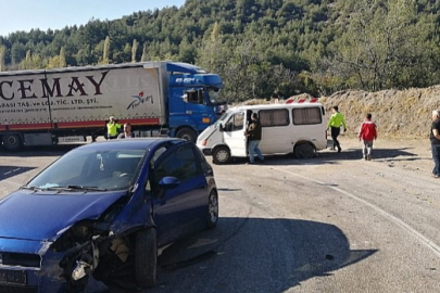 YAYLA YOLUNDA MADDİ HASARLI KAZA