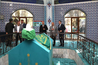 YUNUS EMRE VEFATININ 702. YILINDA ÜNYE’DEKİ TÜRBESİNDE ANILDI