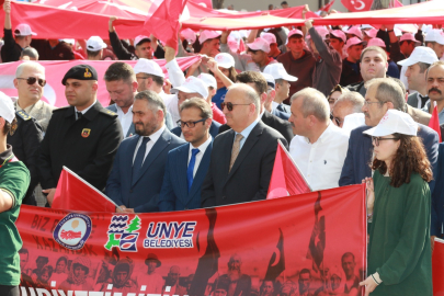 ÜNYE’DE YÜZÜNCÜ YIL COŞKUSU KORTEJLE BAŞLADI