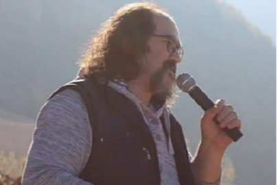ADAYLIK İÇİN İLK AÇIKLAMA: “YIRTIK TİŞÖRTÜMLE ADAYIM”