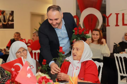 CUMHURİYETİN ÇINARLARI BAYRAMLARINI KUTLADILAR