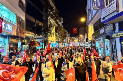 BİNLER CUMHURİYET İÇİN YÜRÜDÜ
