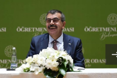 BAKAN TEKİN ÖĞRETMENLERLE BİR ARAYA GELDİ