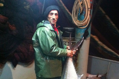 ORDULU BALIKÇILARIN BULUNDUĞU TEKNE YANDI: 1 ÖLÜ, 3 YARALI 