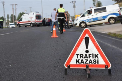 ANNE, BABA VE ÇOCUKLARI KAZADA YARALANDI
