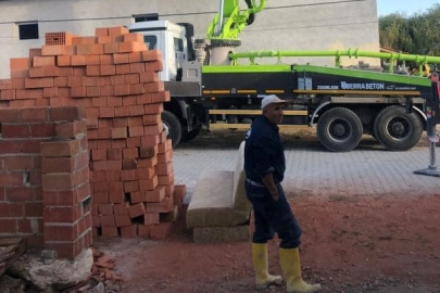 O KÖYDE KOMŞULAR İMECE USULU EV YAPIYOR