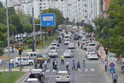 ORDULULARIN YARISI KAMYONETE BİNİYOR