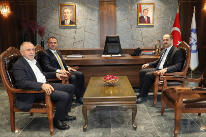 AKKİRAZ’DAN BAŞKAN KİBAR’A ZİYARET 