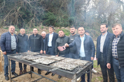 KALEÖNÜ’NDE HAMSİ ŞENLİĞİ 