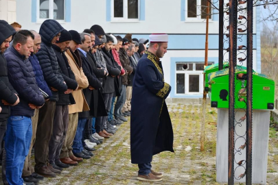KATILDIĞI CENAZEDE HAYATINI KAYBETTİ 