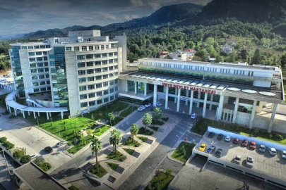 ÜNYE’DE O DOKTOR AÇIĞA ALINDI