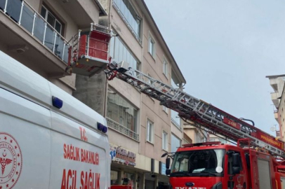 MAHSUR KALAN YAŞLI KADIN KURTARILDI