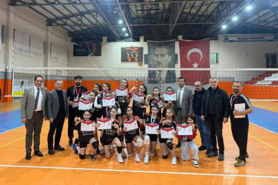 FATSA SAKARYA ORTAOKULU BİRİNCİLİĞE DOYMUYOR 