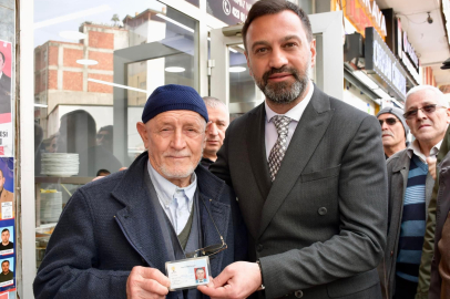 85 YAŞINDA PARTİSİ İÇİN ÇALIŞIYOR