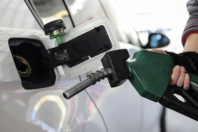 BENZİN FİYATLARINA İNDİRİM GELİYOR