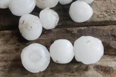 ORDU’YA CEVİZ BÜYÜKLÜĞÜNDE DOLU YAĞDI