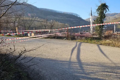 MAHALLELİ İSYAN ETTİ, YOLU ULAŞIMA KAPATTI