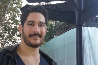 GENÇ ÖĞRETMEN DUALARLA UĞURLANDI