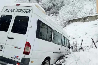 YOLCU MİNİBÜSÜ KAZA YAPTI