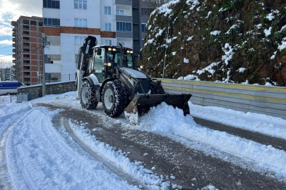 “YOLLARI AÇIK TUTUYOR, GÜVENLİĞİ SAĞLIYORUZ”