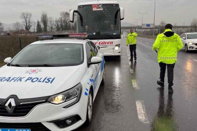 BİLETSİZ YOLCU TAŞIYANA 85 BİN LİRA CEZA YOLDA