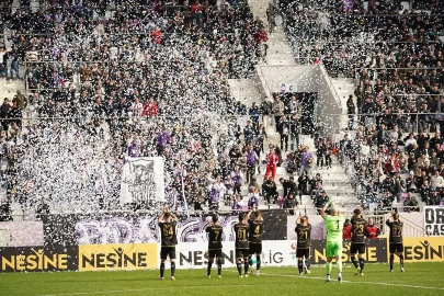 KADIN TARAFTARLARA 8 MART HEDİYESİ!