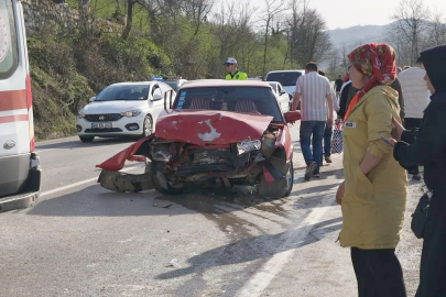 3 ARAÇ, 1 MOTOSİKLET BİRBİRİNE GİRDİ!