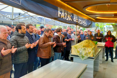MELEK ZEREN DUALARLA UĞURLANDI