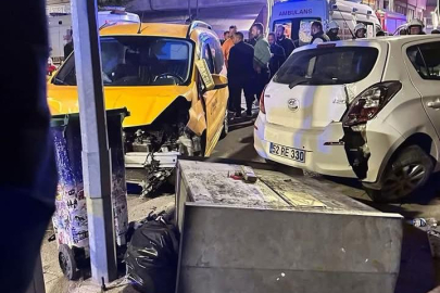 TİCARİ TAKSİ İLE OTOMOBİL ÇARPIŞTI!