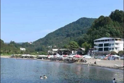KIZINI KURTARMAK İÇİN  CANINI FEDA ETTİ!