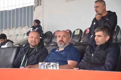 MAÇI HAKEM KAYBETTİRDİ!