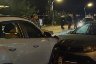 OTOMOBİL JANDARMA ARACINA ÇARPTI: 6 YARALI