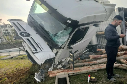 ODUN YÜKLÜ TIR KAZA YAPTI!