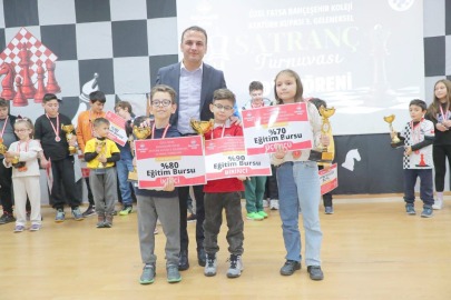 ATATÜRK SATRANÇ TURNUVASI ÖDÜL TÖRENİ GERÇEKLEŞTİ