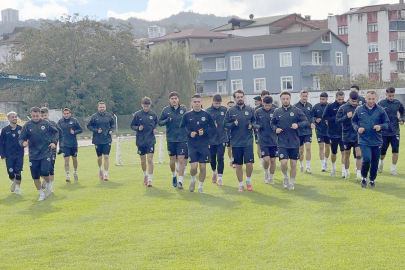 SAHNE SARI-LACİVERTİN!