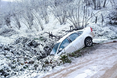 KONTROLDEN ÇIKAN ARAÇ KAZA YAPTI