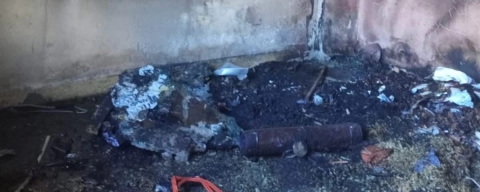 KABATAŞ’TA YANGINDA EV KÜLE DÖNDÜ!