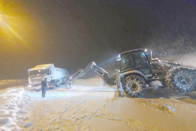 SÜRÜCÜLER YOLLARDA MAHSUR KALDI