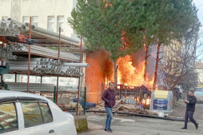 MALZEME DEPOSUNDA KORKUTAN YANGIN