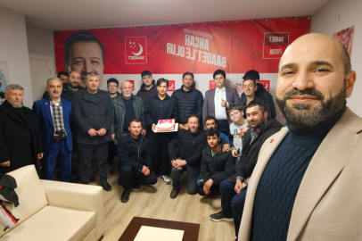 18 YAŞINA BASTILAR, PASTA KESİP SAADET’E ÜYE OLDULAR