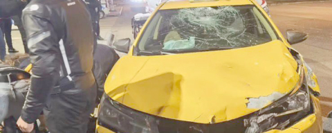 TAKSİ İLE MOTOSİKLET ÇARPIŞTI: 1 YARALI