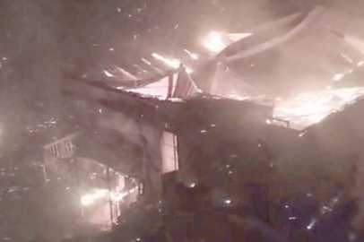 ASLANCAMİ’DE AHŞAP EV KÜLE DÖNDÜ!