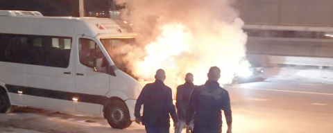 SERVİS MİNİBÜSÜ ALEV ALDI!