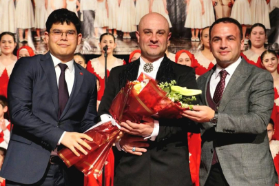 GENÇ YETENEKLER AYAKTA ALKIŞLANDI